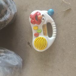 TOY RAIDO