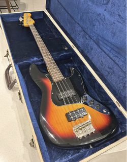 Fender Modern Player Jazz Bass & Gator Case