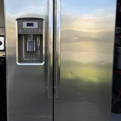 GE Fridge And Stove 