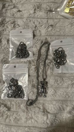 Bear necklace