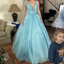 Ava Presley Prom Or Pageant Dress Blue Size 6