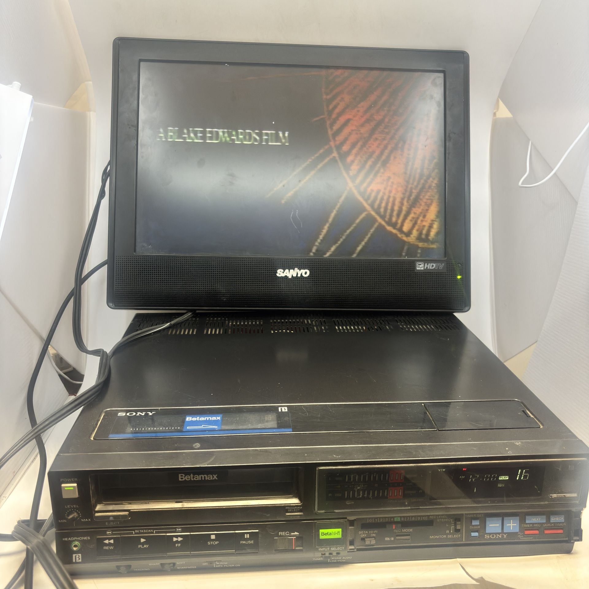 Vintage Sony SL-HF300 Betamax SuperBeta HiFi VCR Player Recorder Hi-Fi Stereo 