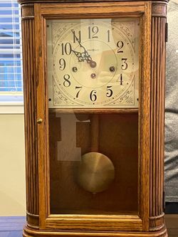 Howard Miller Sandringham 613-108 Oak Wall/Mantel Clock - Westminster Chimes - Fully Working + Key