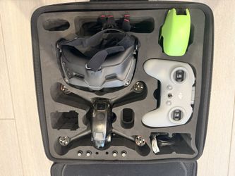 DJI FPV Drone Combo