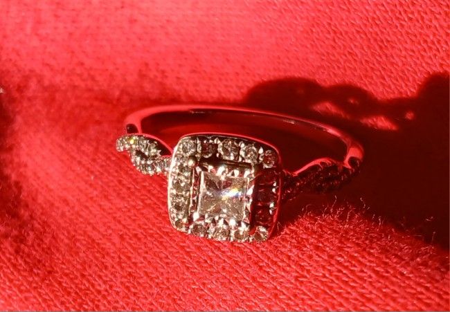 14k Diamond Engagement Ring