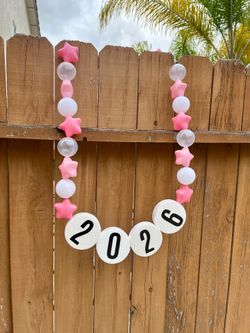 Grad friendship bracelet lei