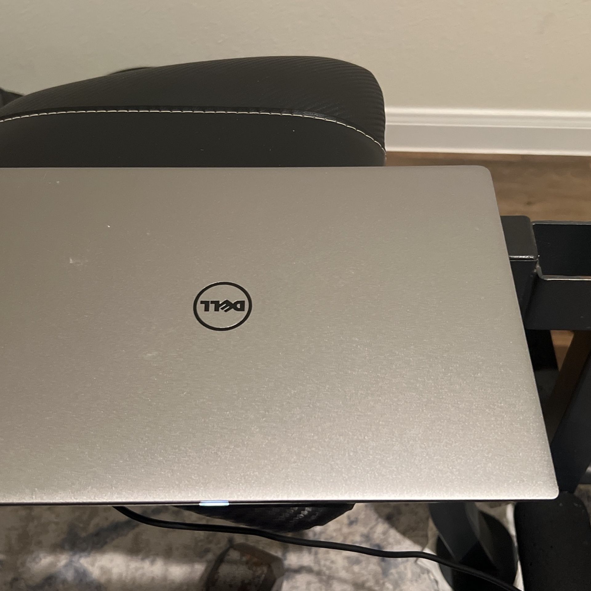 Dell XPS 13 9360. Win 11pro $150 CASH ONLY