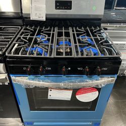New Frigidaire 5-burner GAS RANGE - We Finance