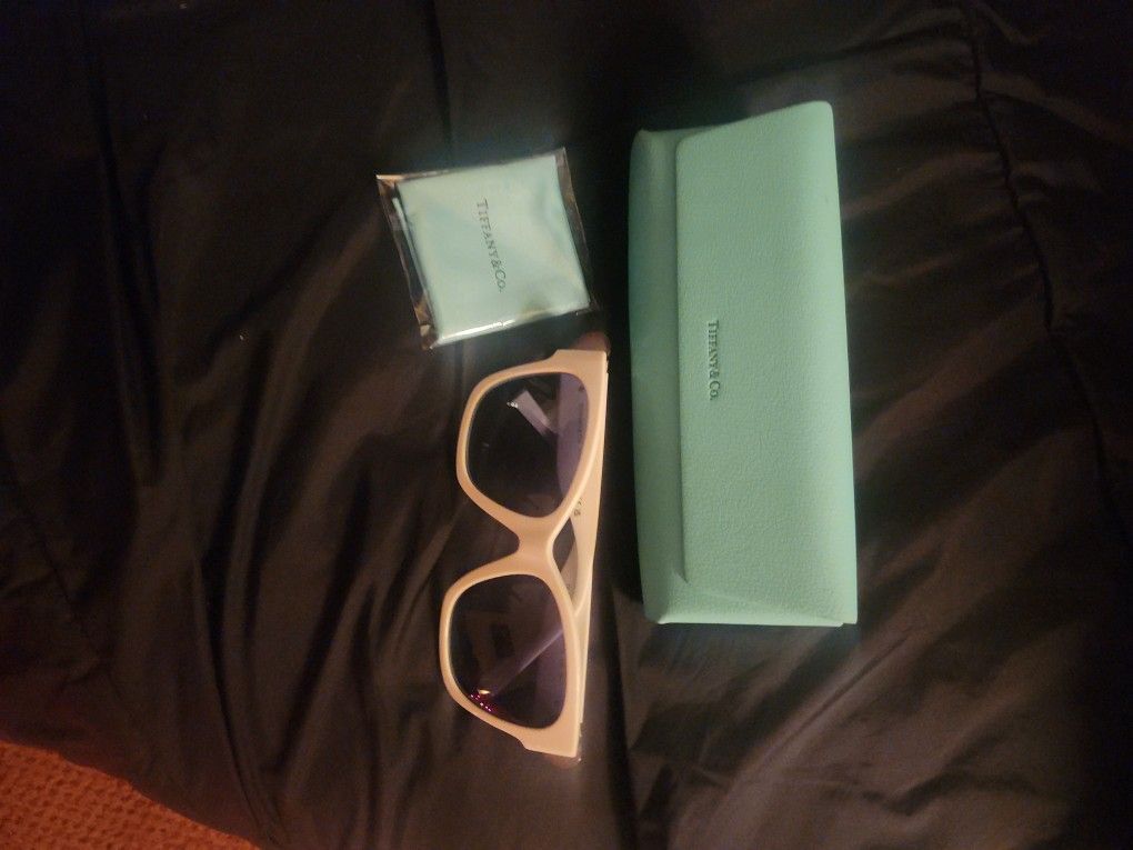Tiffany & Co.. Sunglasses