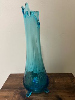 Vintage 13” Turquoise Blue L E Smith MCM Swung Glass Vase 3 Toe Footed Hobnail