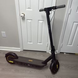 Segway Ninebot Kick scooter Max (G30p) 