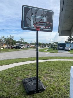 Basketball (Portable Outdoor Hoop)
