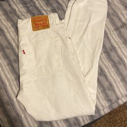 clean all white levi’s 512 