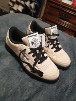 Reebok's classics size 7