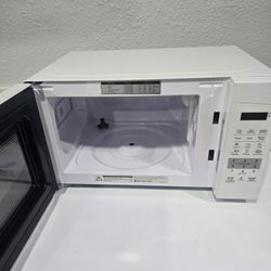 COMFEE' EM720CPL-PM Countertop Microwave Oven with Sound On/Off, ECO Mode and Easy One-Touch Buttons