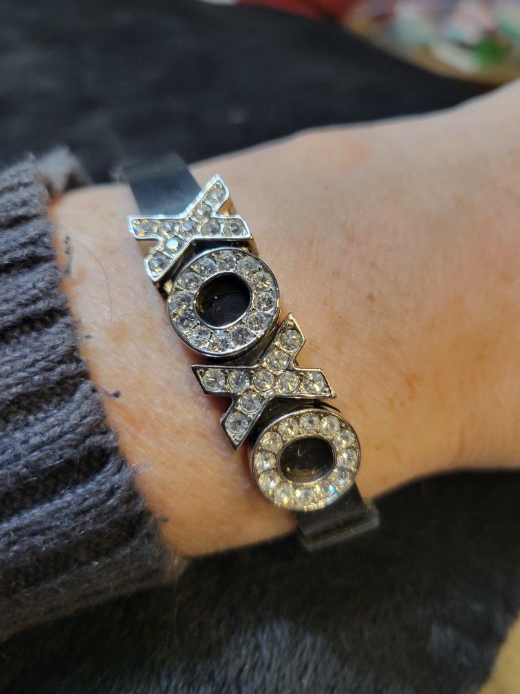Silicone Rhinestone XOXO Bracelet. 