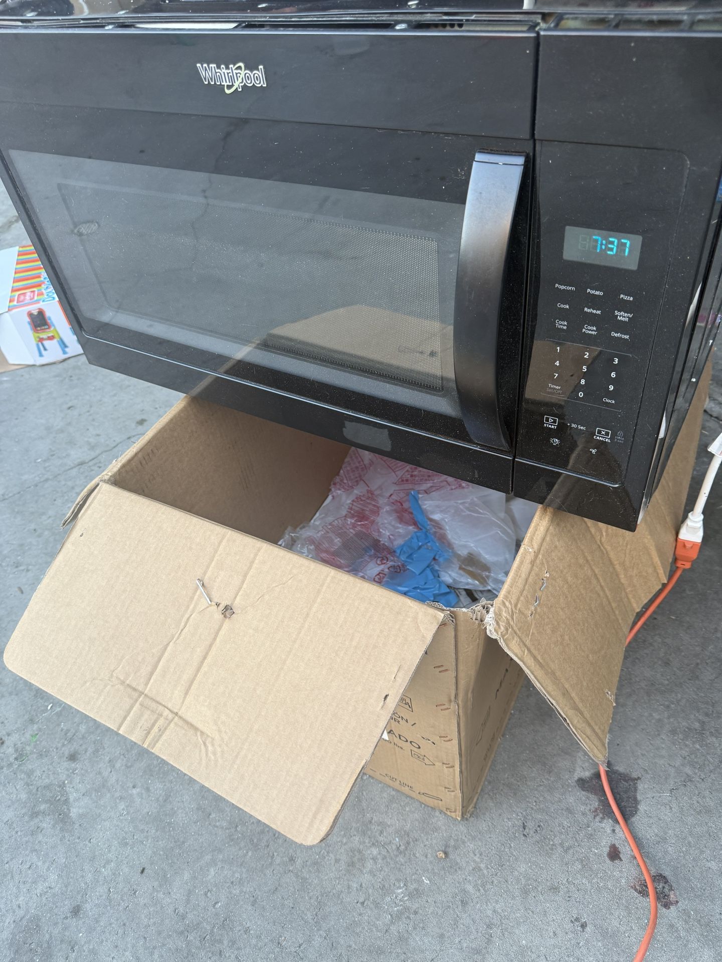 Whirlpool Microwave Works Great