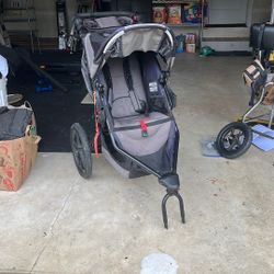 BOB Jogging Stroller (Needs Front Wheel)