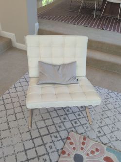 2 Barcelona chairs