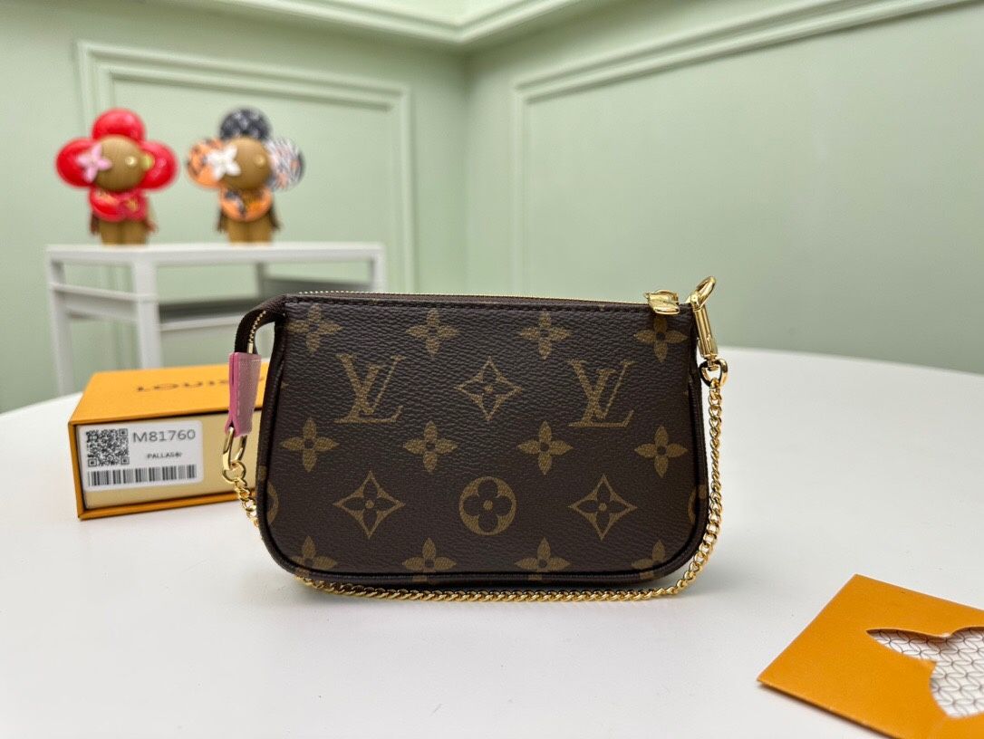 LOUIS VUITTON Monogram 2022 Christmas Animation Paris Mini