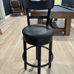 4 Bar Height Bar Stools