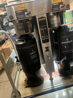 Double full size coffee brewer  with 1.5 gallon shuttles