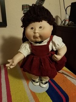 1995 Appalachian artworks cabbage patch kids doll Jennifer sue with stand