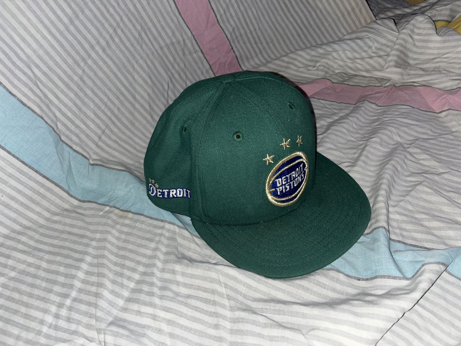 New Era Detroit Pistons Alt Nbace 2022 Fitted Hat