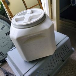 Dog Food Bin