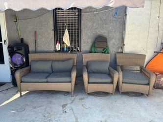 Patio Furniture Set – 3 Piece Wicker