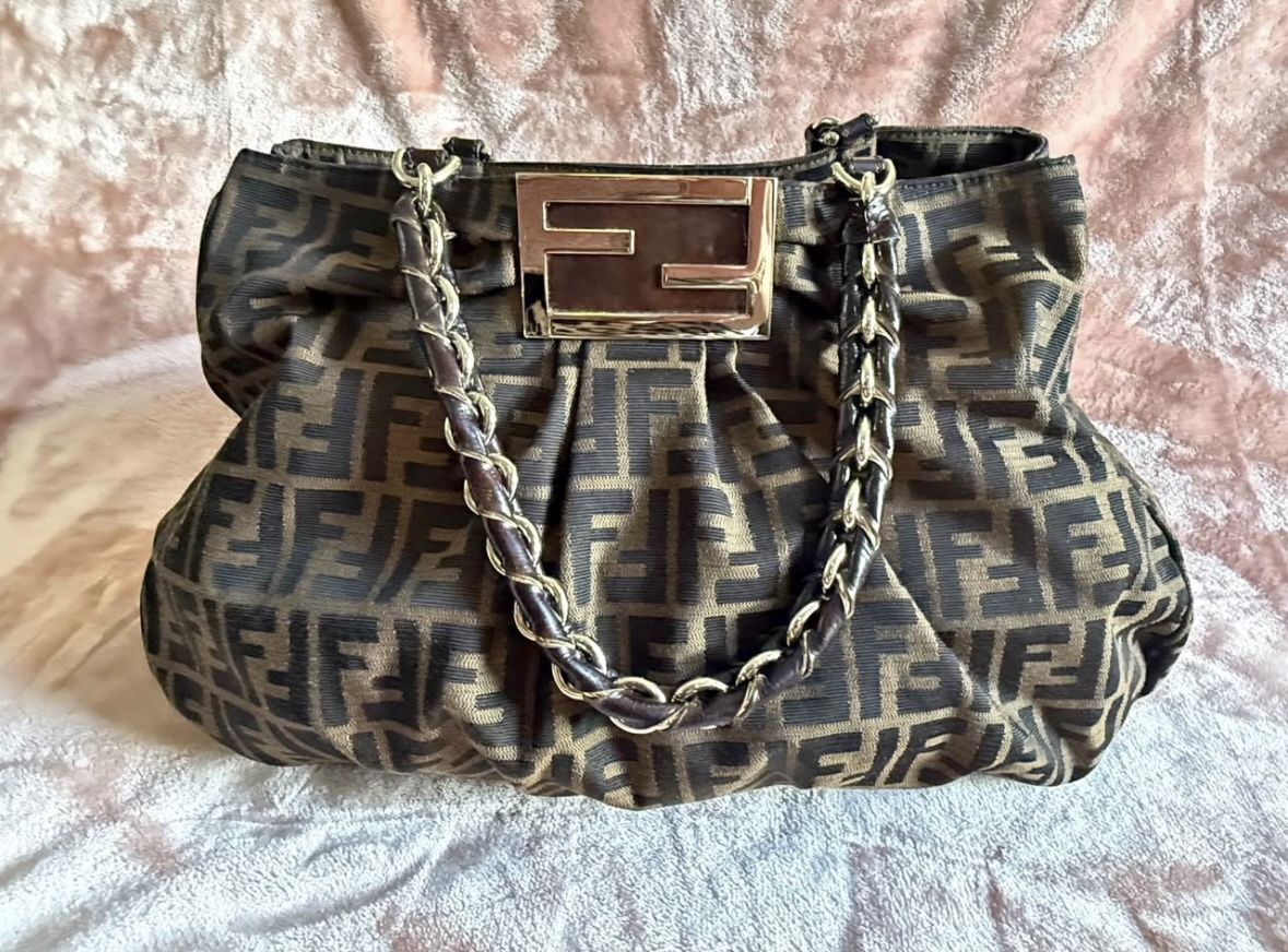 Fendi FF Logo Shoulder Bag Excellent Condition