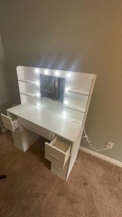 Desk  / Chair / side table