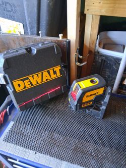 DeWalt Cross-Line Laser Level with Case