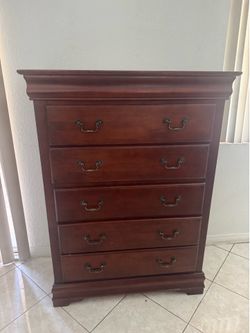 Wooden 5 Drawer Chest