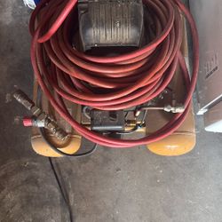 Stanley Bostitch Portable Air Compressor w Hose