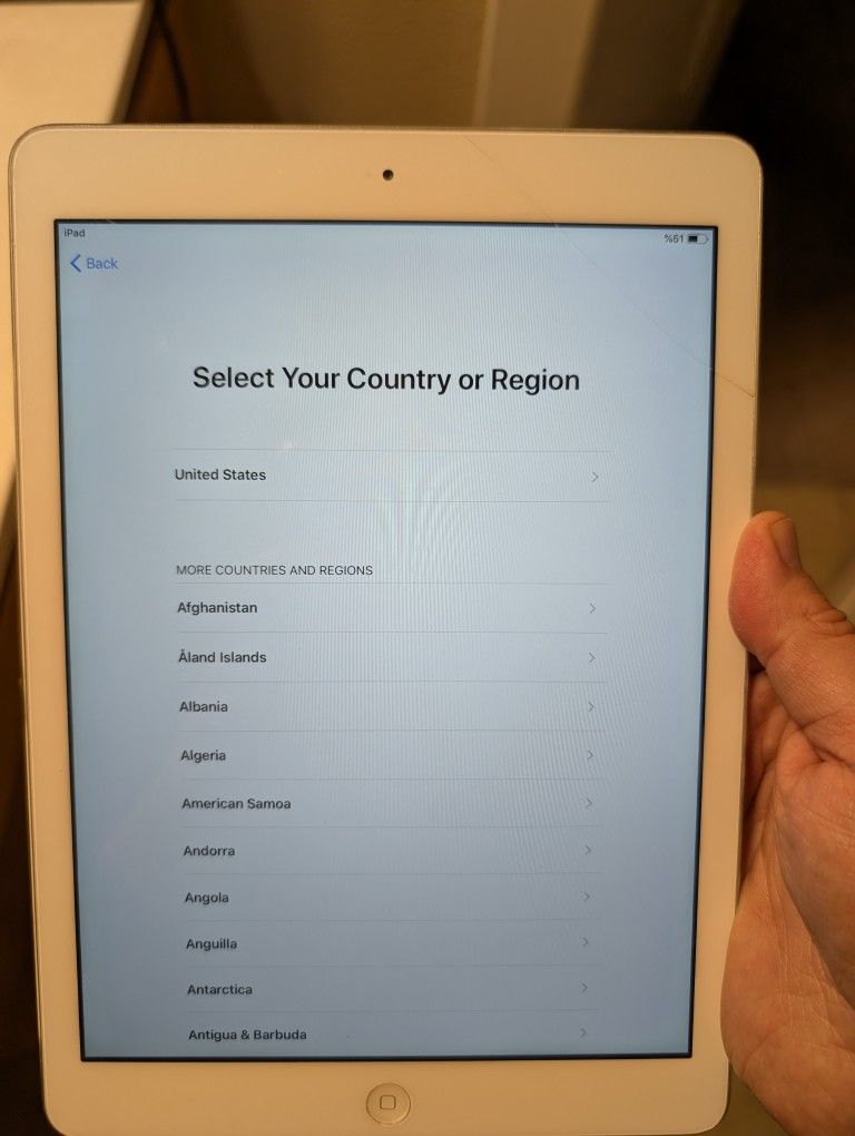 Apple iPad Air 9.7 16GB 1st Gen with case