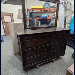 Bassett Gorgeous Dresser With Mirror. Only $100