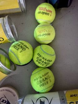 Tenis balls