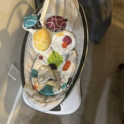 For moms swing And  A cradle $200 throughout