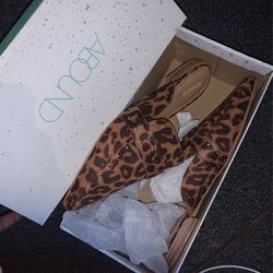 WOMEN LEOPARD LOAFERS