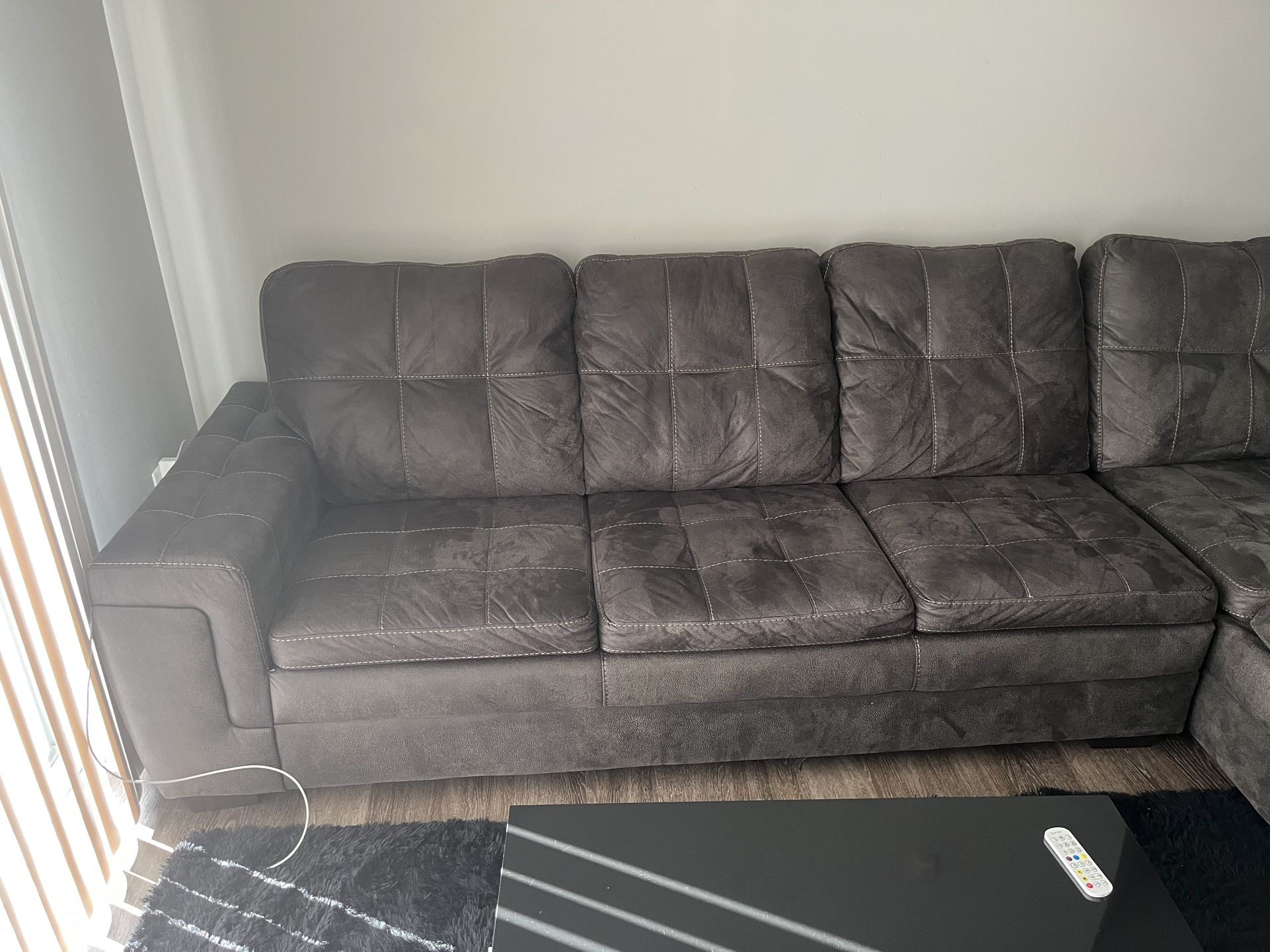 MARRELTON 2-PIECE SLEEPER SECTIONAL COUCH