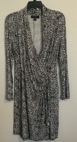 3 LADIES FORM FITTING DRESSES Size XL. 3piece Bundle For$10.00. Brand Names Karen Kane, Steve Madden And MintLimit.