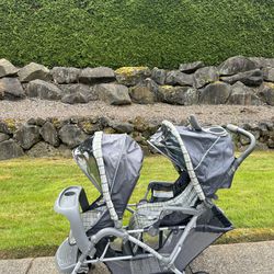 Garçco Double Stroller ( Use A Few Time Only Still Look New)
