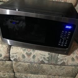 Microwave Brand New Never Been Used