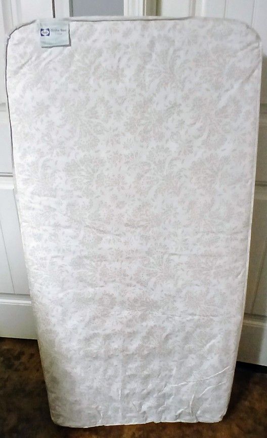 BRAND NEW CRIB MATTRESS FOR BABY CRIB.    HAMPTON.