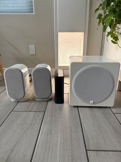 White Bookshelf Speakers, Subwoofer & Hub Set
