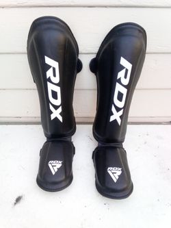 Soccer leg pads