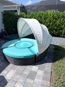 Frontgate- Day Bed with Canopy