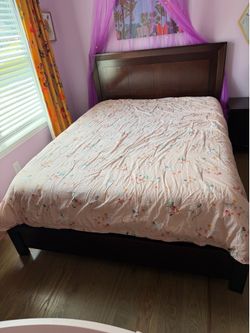 Queen bedroom set