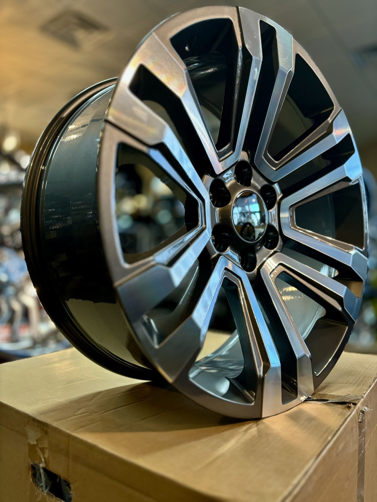 ✅✅EXCLUSIVE SALE ON THESE 22’s IN GUNMETAL MACHINED FACE 6 LUG✅✅